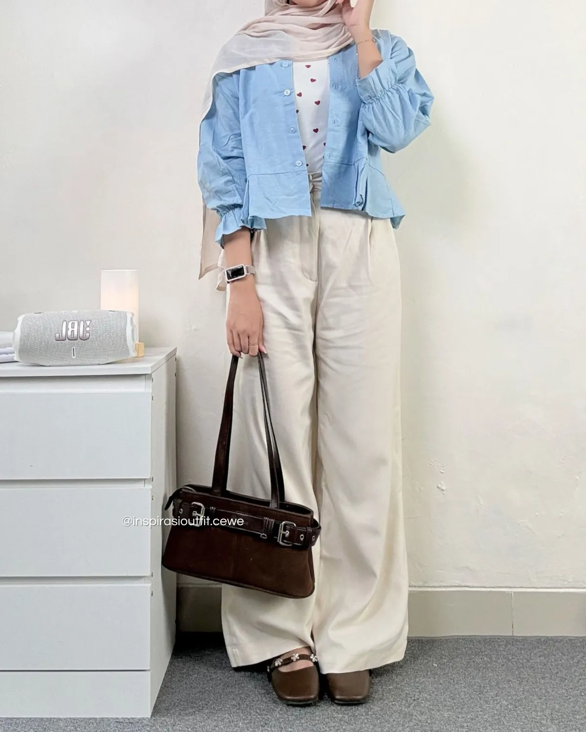 Inspirasi outfit healing ke taman