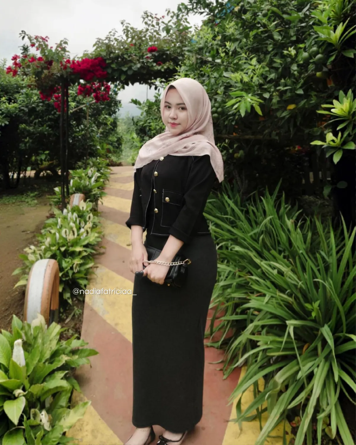 Inspirasi outfit main ke taman