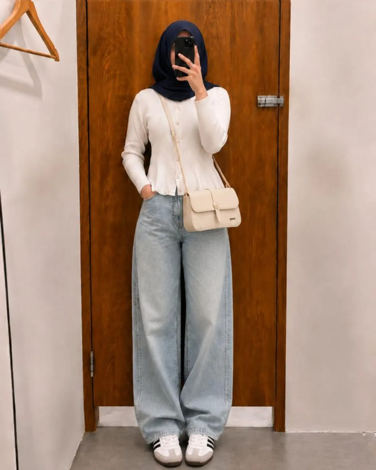 Inspirasi outfit simple pakai cardingan