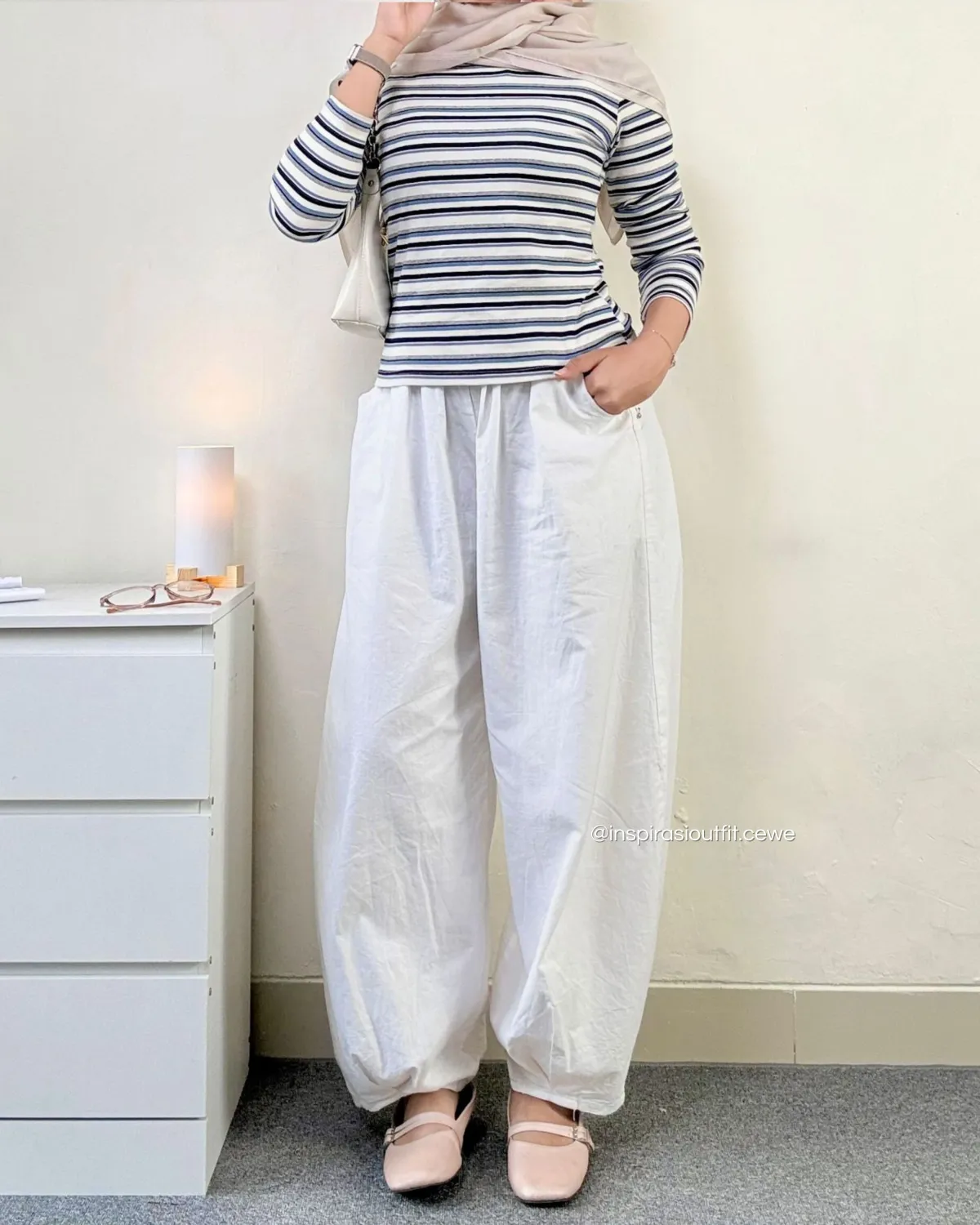 Inspirasi outfit simple nongki di kafe