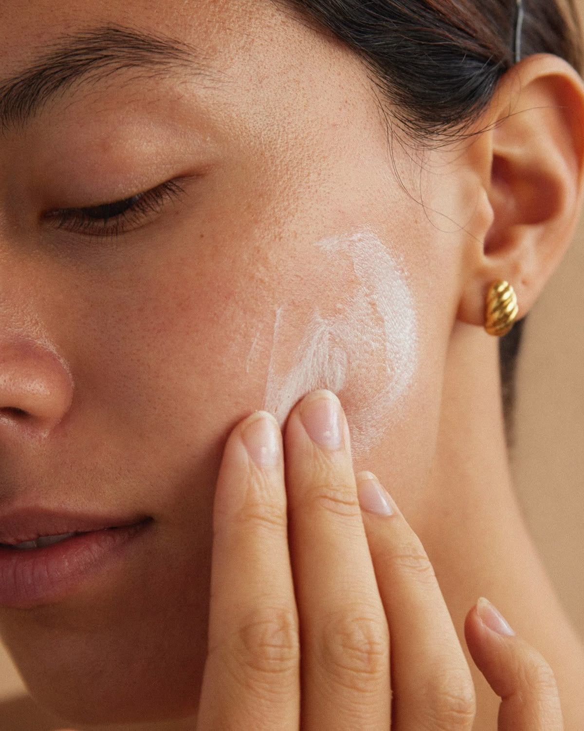 PANTASAN PAKE SUNSCREEN MALAH BIKIN JERAWATAN